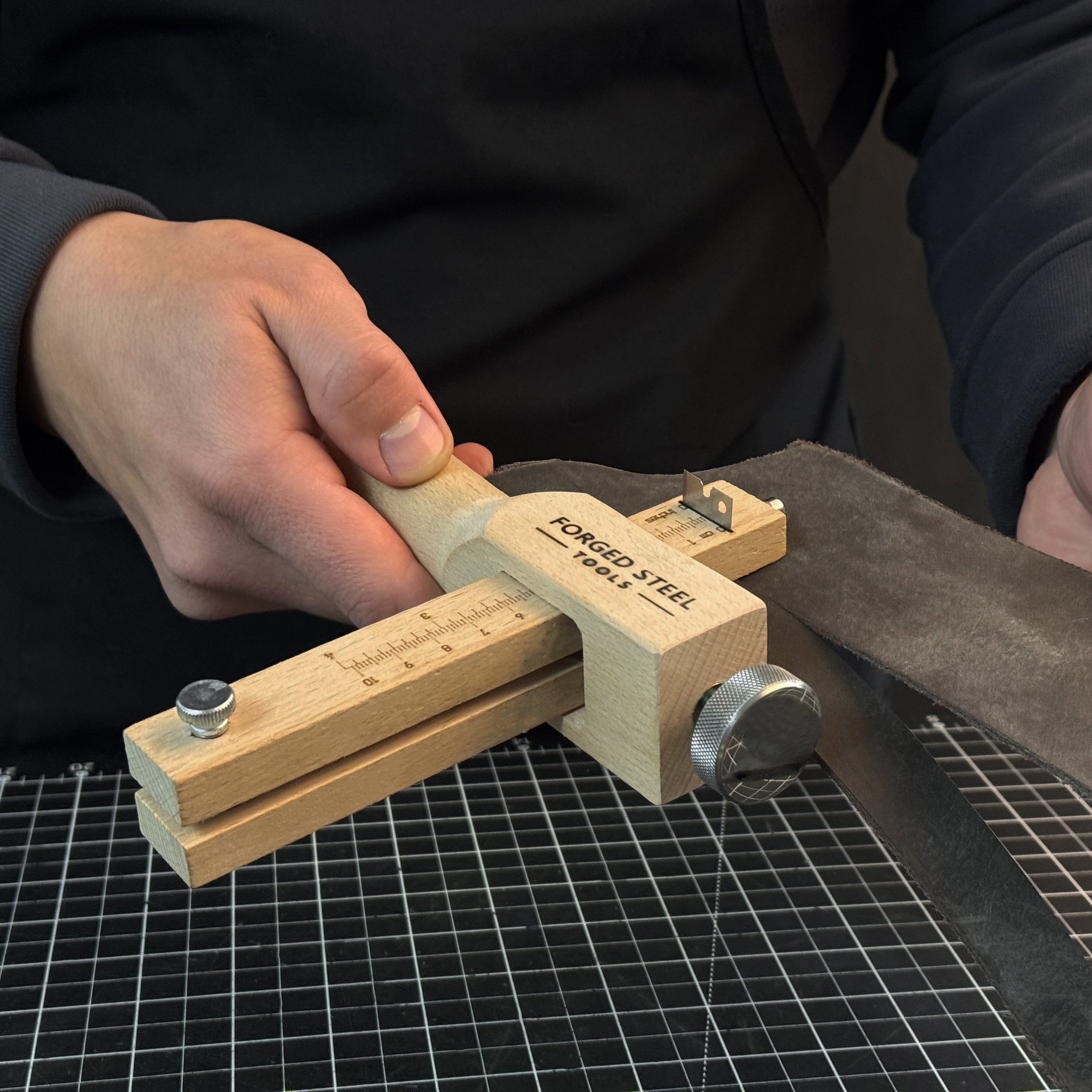 Adjustable Leather Strap & Belt Cutter