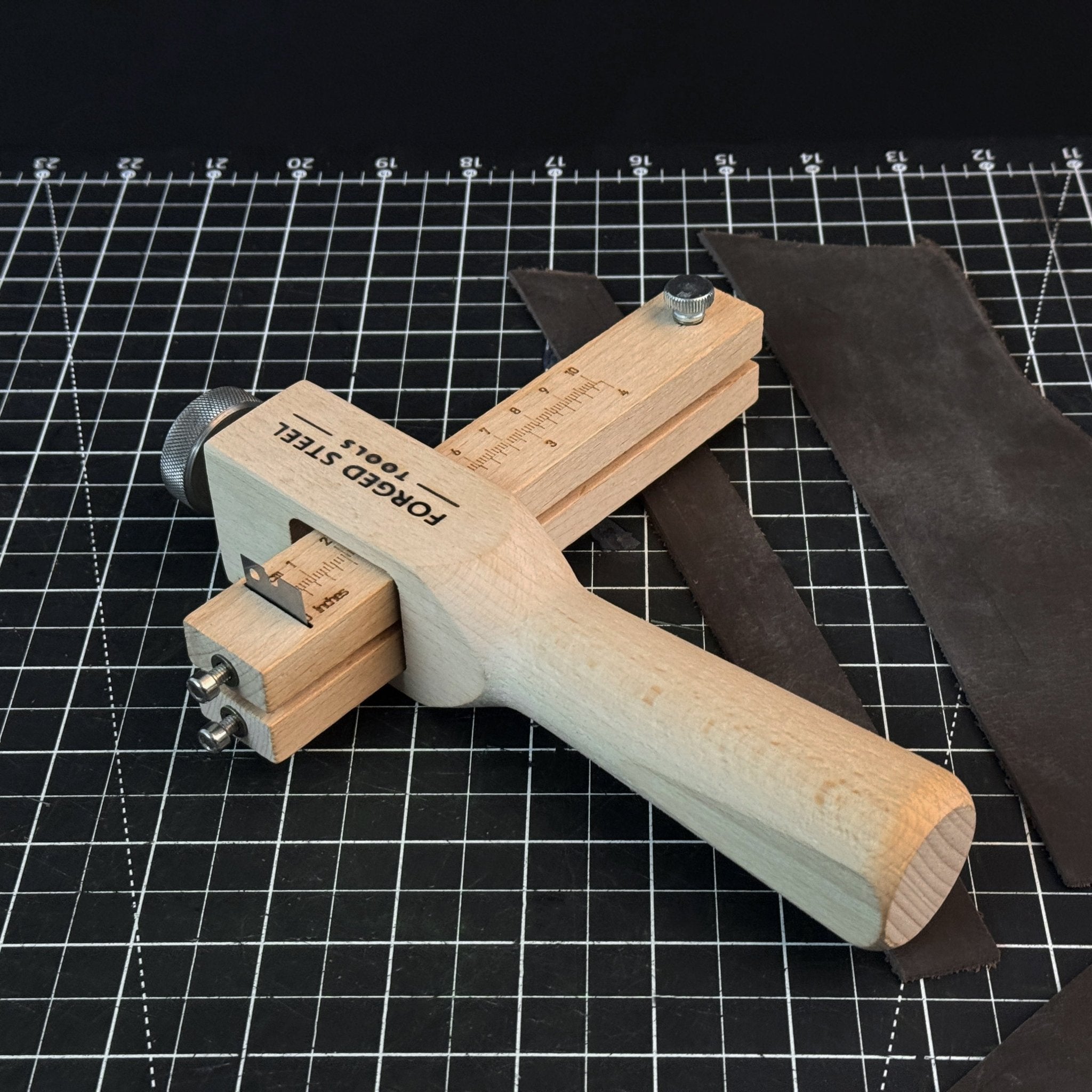 Adjustable Leather Strap & Belt Cutter